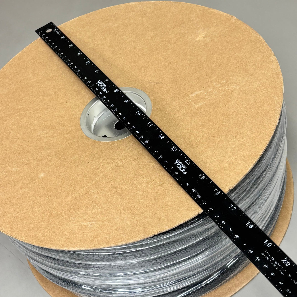 GORILLA SLEEVE Flat Filament Expandable Braided Sleeving 3/4" 500' T1793941