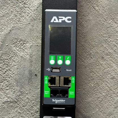 APC Power Distribution Units Input 200-240/346-415VAC  74"L Black SE26048M-0061-C