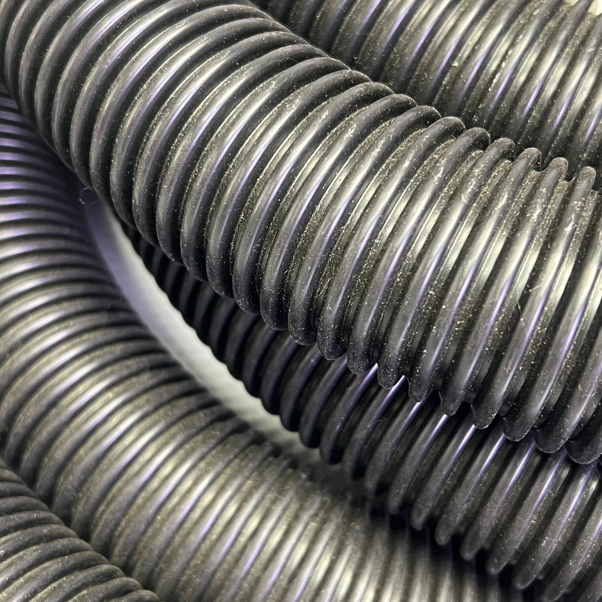 FLEXHAUST Uniloop Drain/Vacuum Hose Assembly 25ft 1.5ID Black 5971500109SB