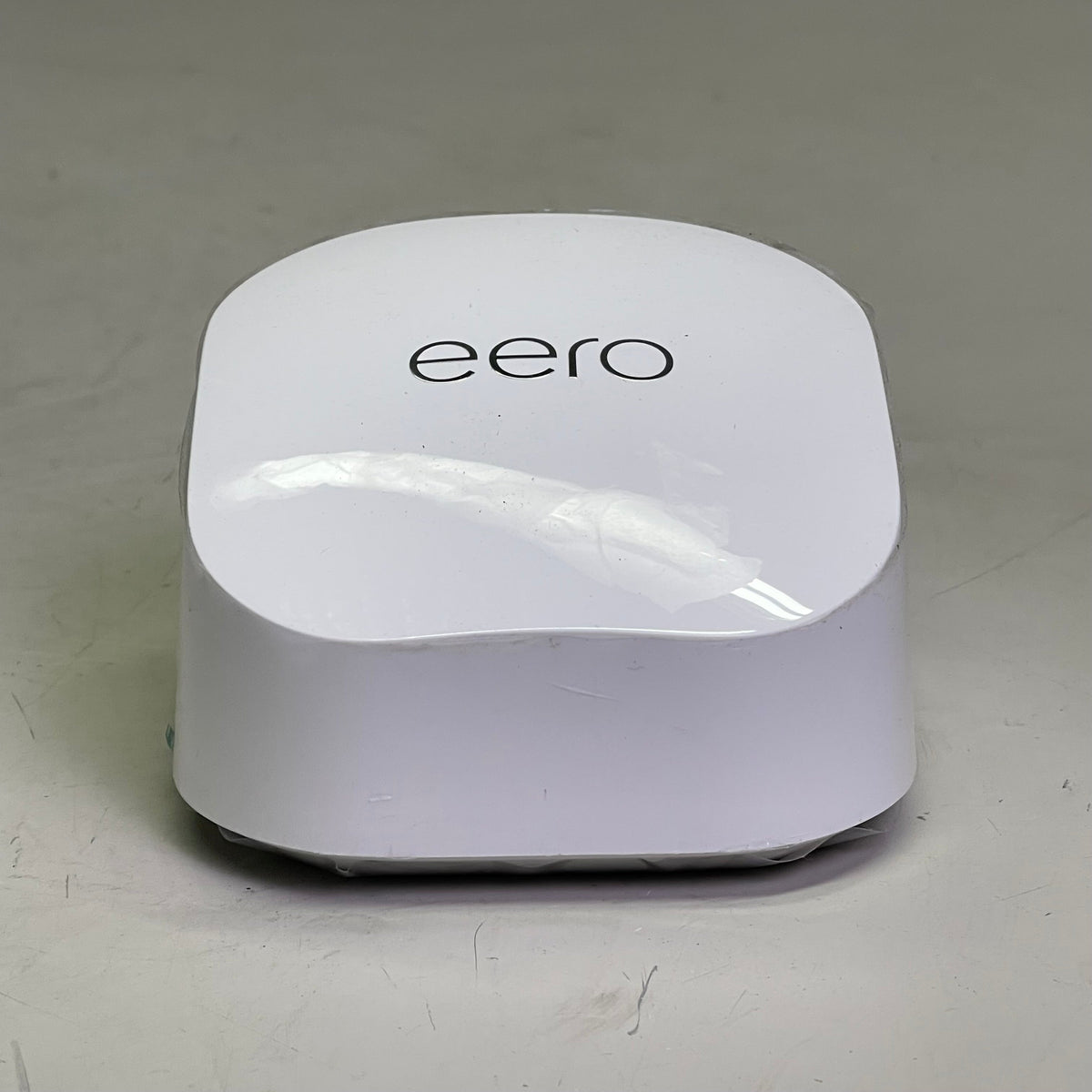 AMAZON Eero 6+ Mesh Wifi Router 1 Gigabit, 75+ devices, 1500 sq ft White R010001 (New Other)
