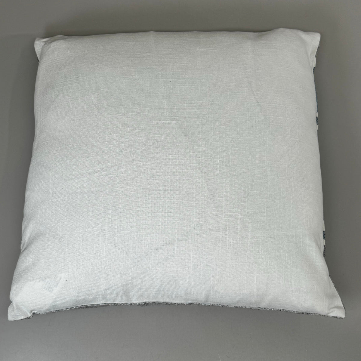 VILLA 22"x22" RN ST Lima Decorative Throw Pillow in Blue/Grey