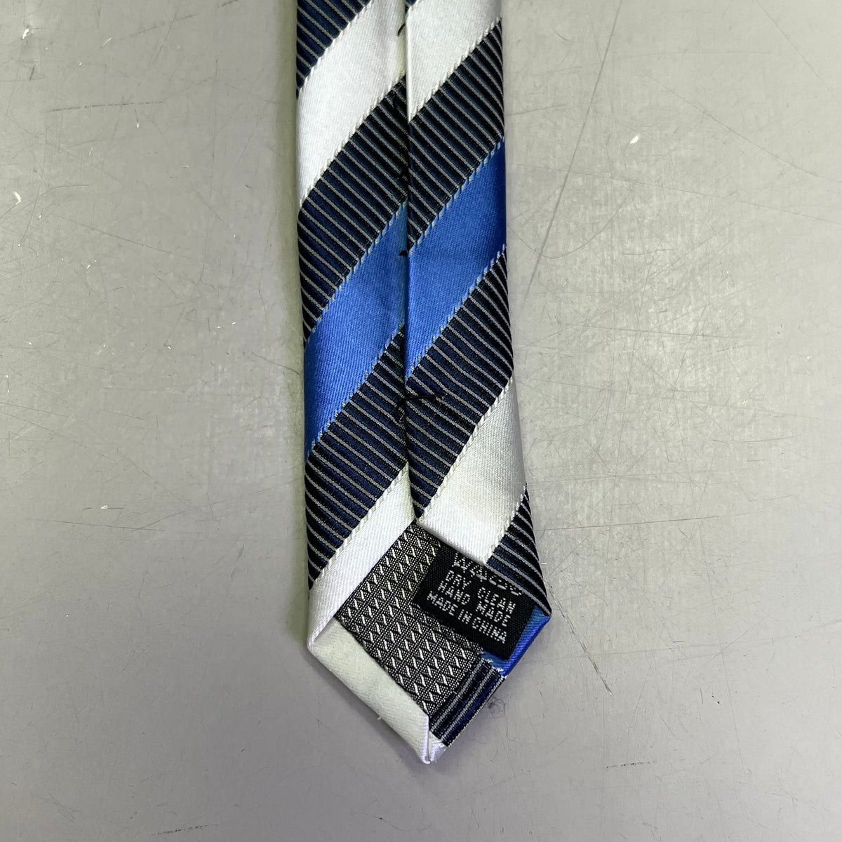ALEXANDER JULIAN COLOURS Slanted Design Tie 60" White/Light Blue (Pre-Owned)