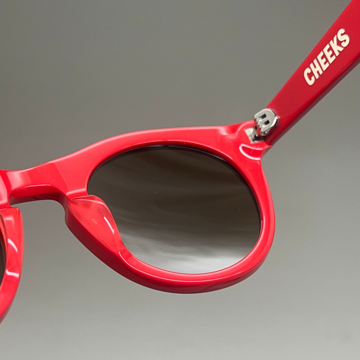 FRIDA MAE CHEEK Acetate Round Polarized Lens Sunglasses Red SUN-ROUND-RED