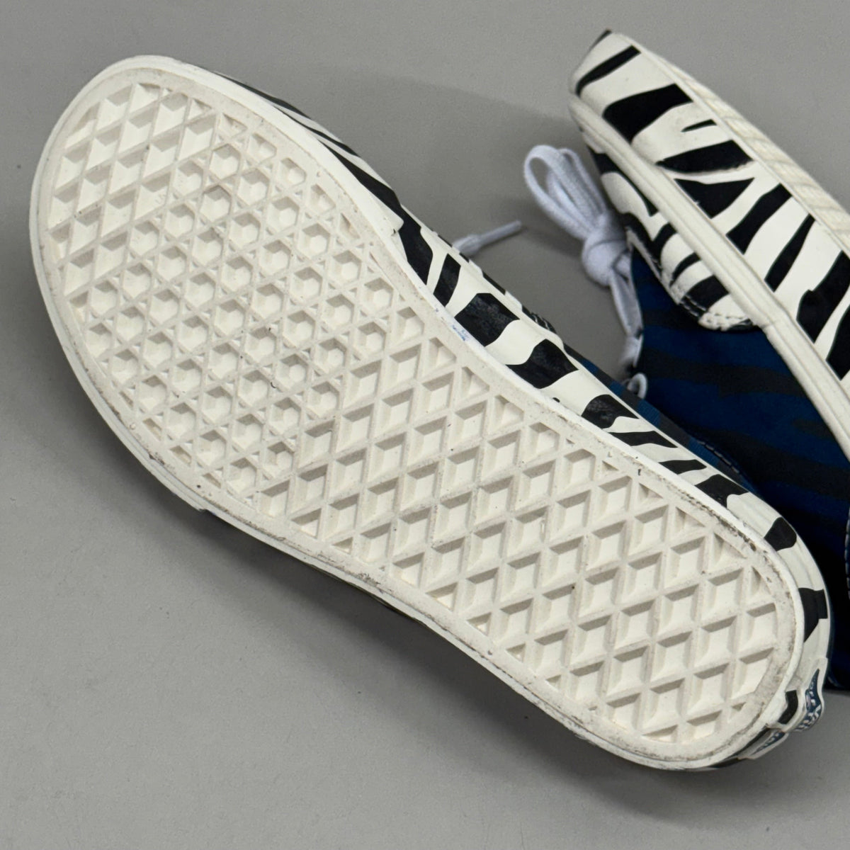 VANS Animal Classic Zebra Slip-On Sneakers Women's Sz 5.0 Men's 3.5 Blue/Black