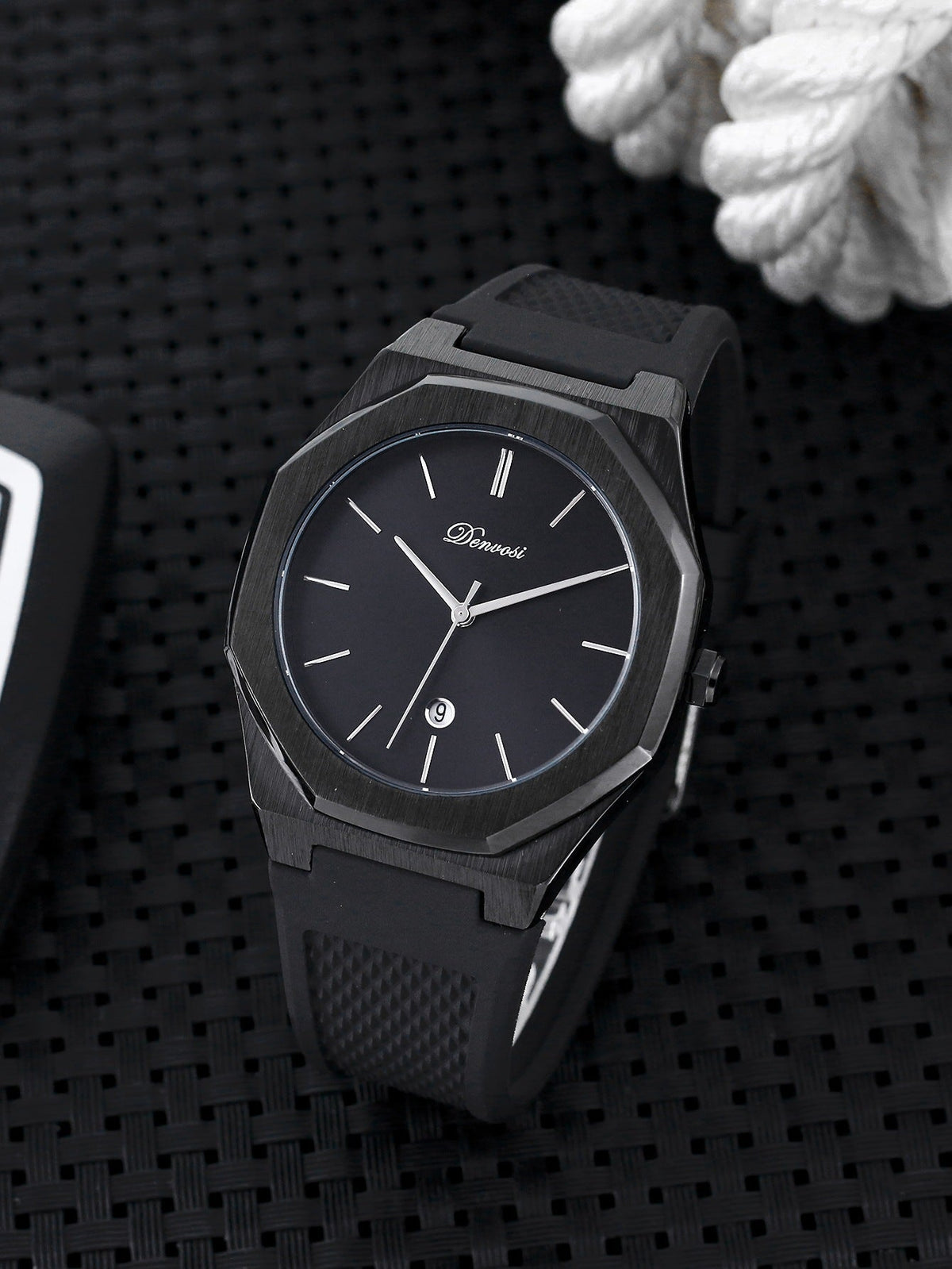 Elegant And Minimalist Waterproof Quartz Watch For Men