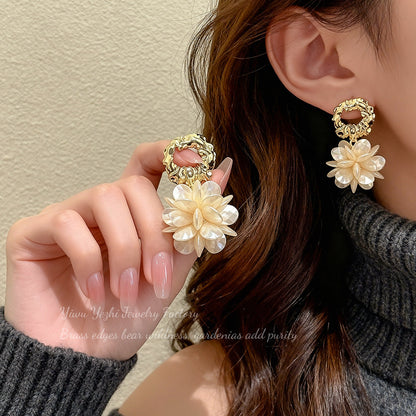 French Retro Elegant Personalized Petal Earrings S925 Silver Needle Accessible Luxury Fashion Niche Design High-End Earrings For Women