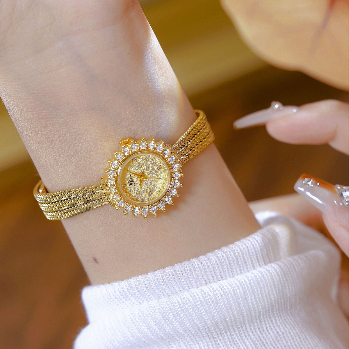 Light-luxury Sun-patterned Gesang Flower Watch An Elegant Timepiece