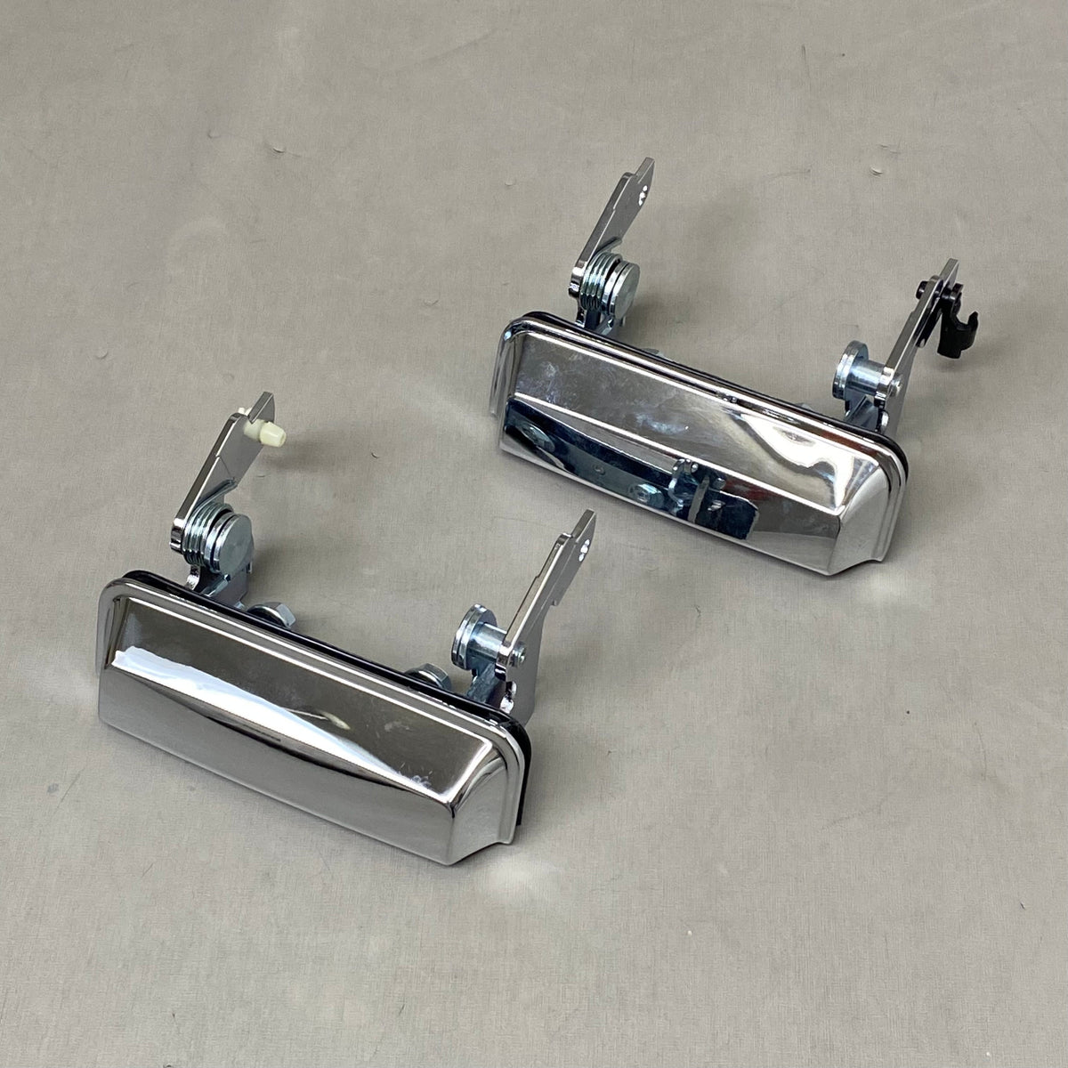 MOPAR (2 Pack) Outer Door Handle Set For Dodge Charger 500/R/t/super Bee Silver