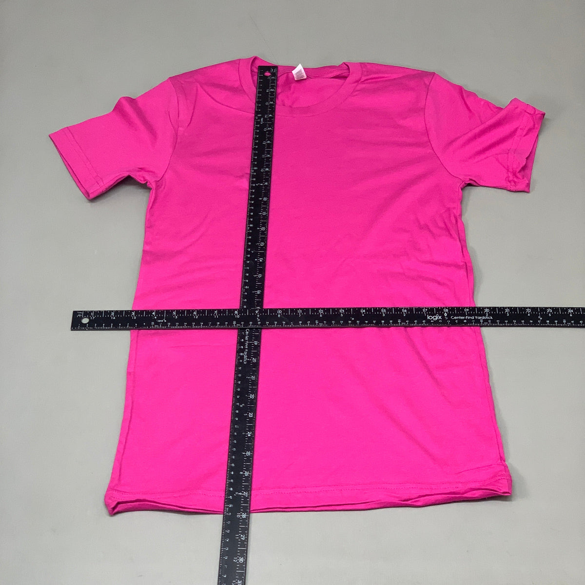 BELLA + CANVAS (12 PACK) Unisex Crewneck Short Sleeve Tees Sz S Berry (New)