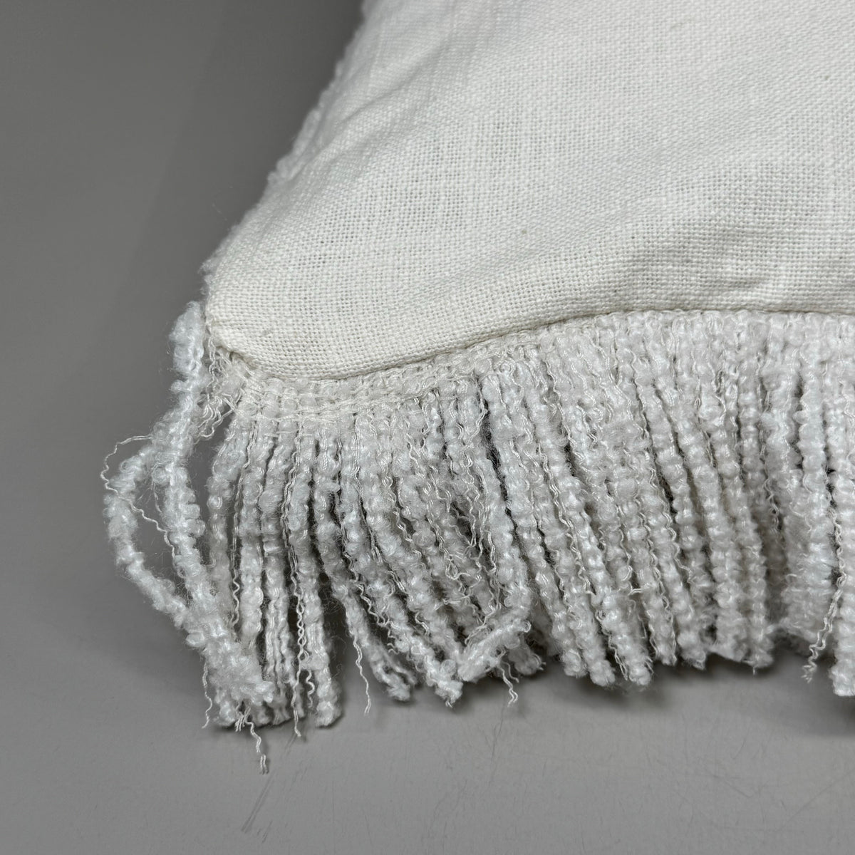 VILLA RN 20"x20" Gantt Pillow in Green/Ivory