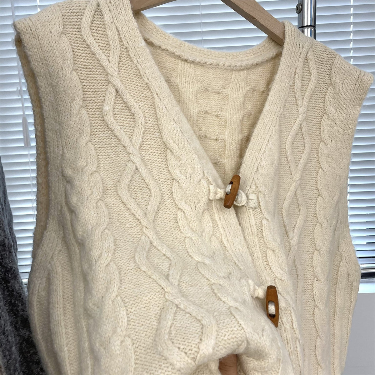 Retro Horn Button V-neck Sweater Vest