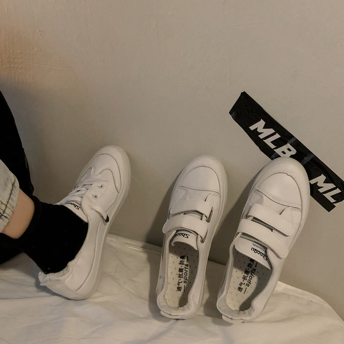 Small white shoes canvas shoes