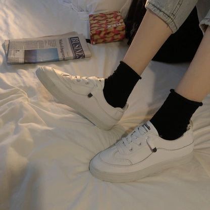 Small white shoes canvas shoes
