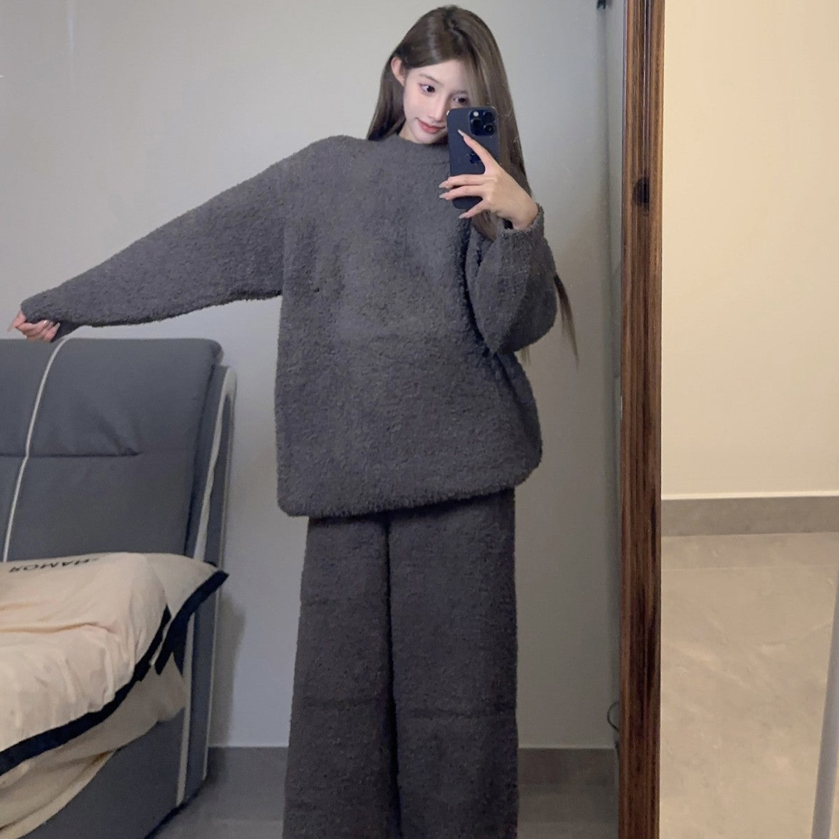 Women's Fashionable Casual Flannel Pajama Set