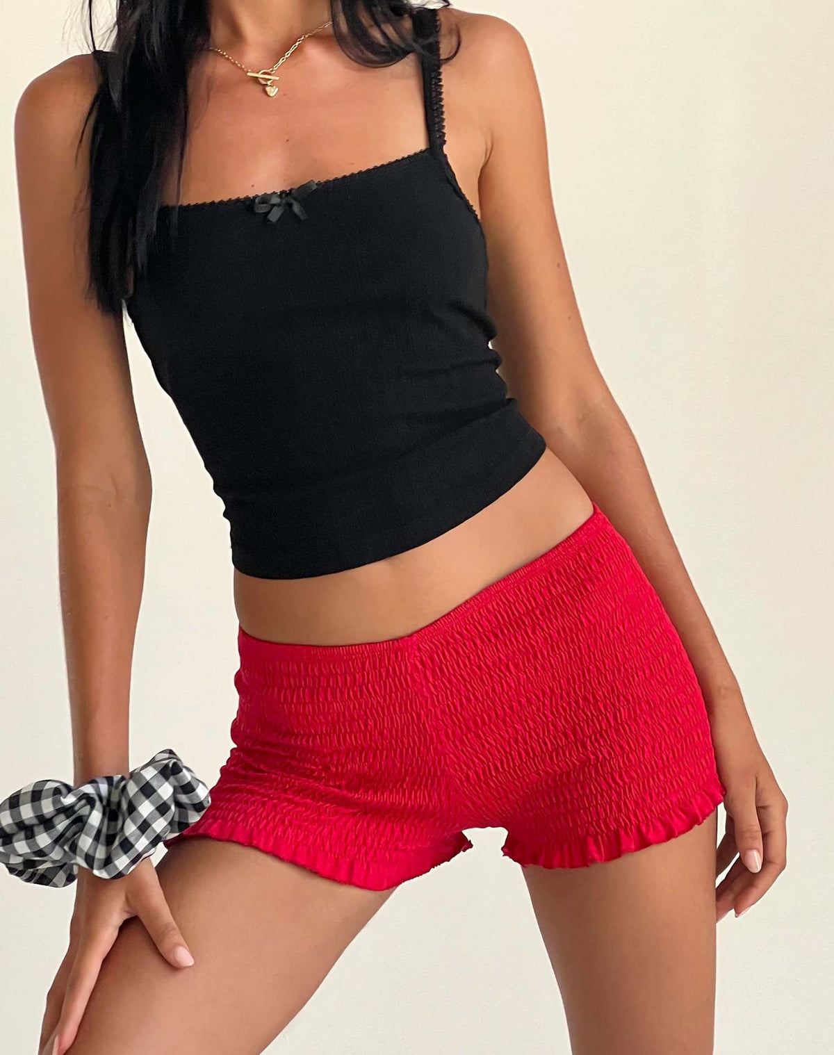 Elastic Waist Close-fitting Casual Shorts