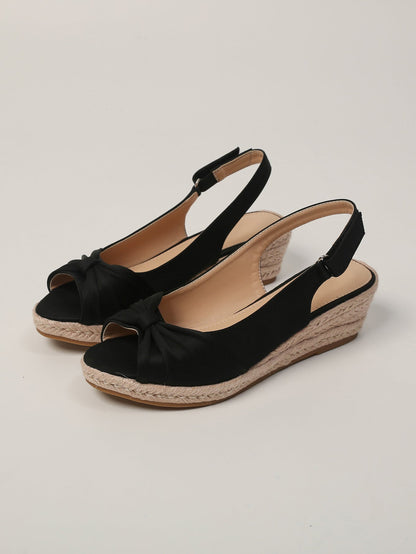 Short-statured Thick-soled Wedge Straw-heeled Sandals