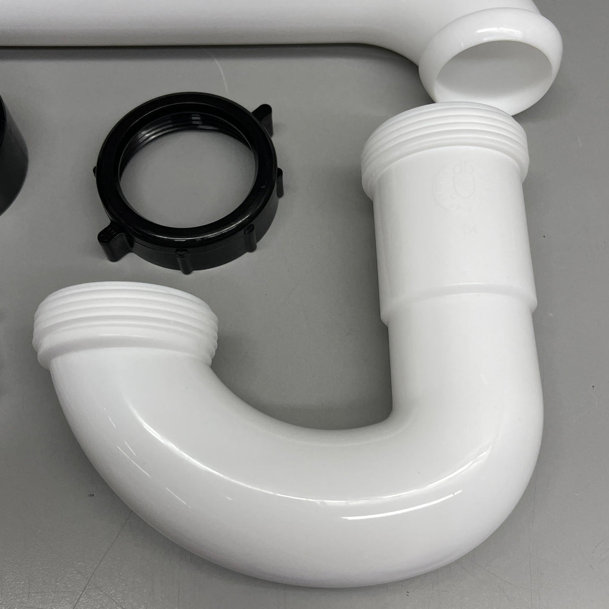 DB DEARBORN 1-1/2” P-Trap w/ Threaded ABS Adapter White P9704AB