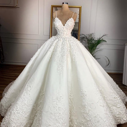 Deep V-neck Sexy Lace Floor-length Wedding Dress Romantic Aura Dignified Wedding Banquet Welcome New Spring