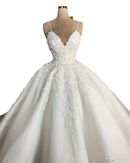 Deep V-neck Sexy Lace Floor-length Wedding Dress Romantic Aura Dignified Wedding Banquet Welcome New Spring