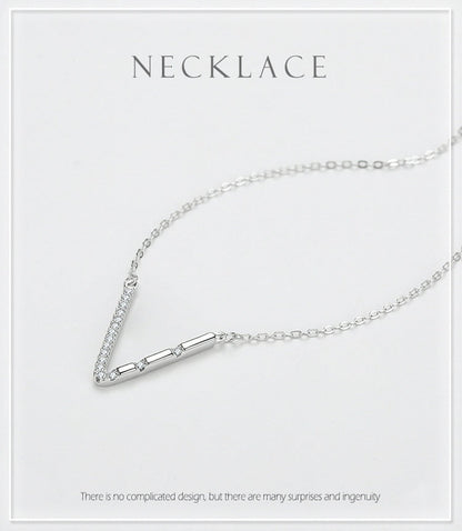 S925 Sterling Silver Temperamental Girl's V-shaped Pendant Necklace