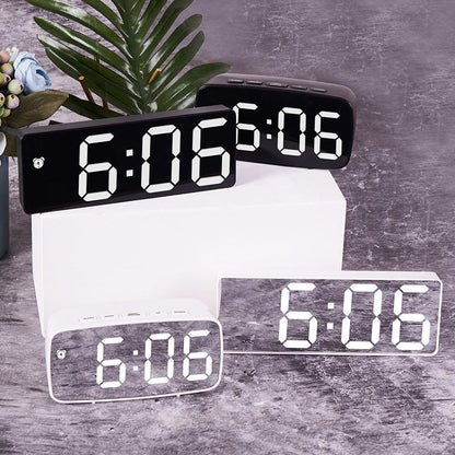 Simple Style LED Electronic Alarm Clock Battery and Plug-in Dual-use Timepiece Yida Time