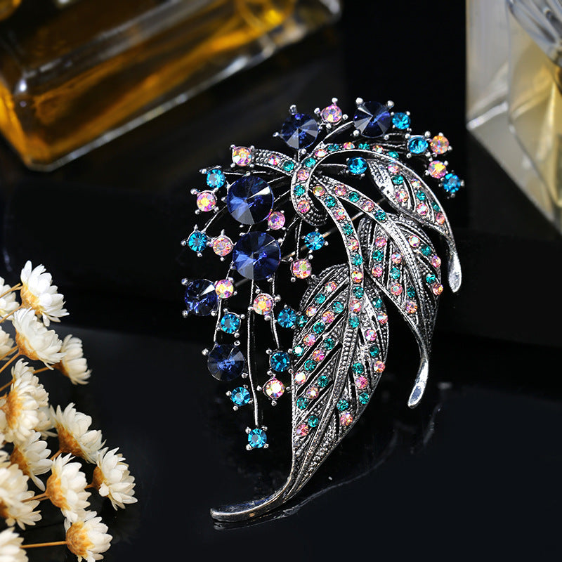 Multicolor Hollow-Out Leaf Brooch For WomenElegant And Striking