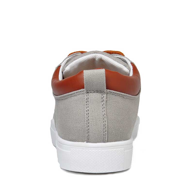 Sports canvas shoes