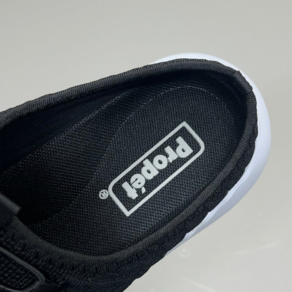 PROPET Travel Bound Slide Thermal Rubber Women's Sz 6 X (2E) Black WAT031M