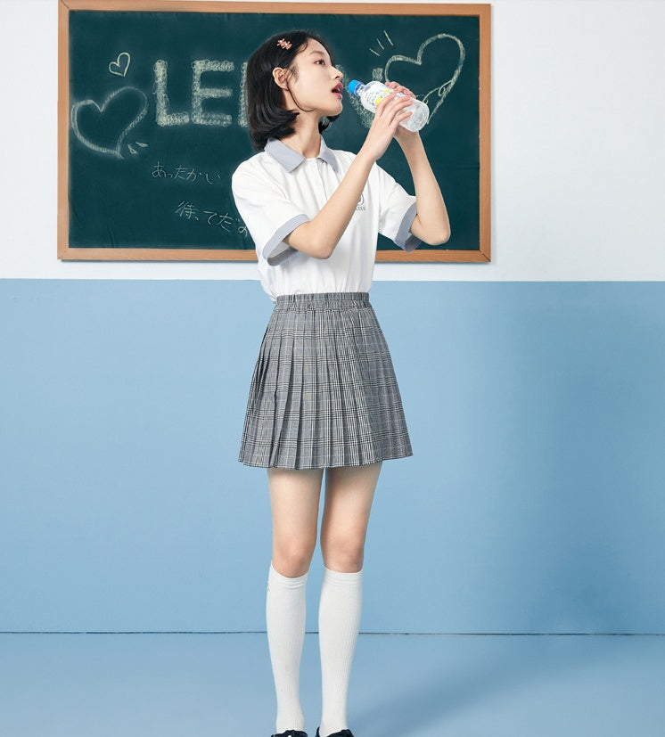 Pleated plaid skirt for women