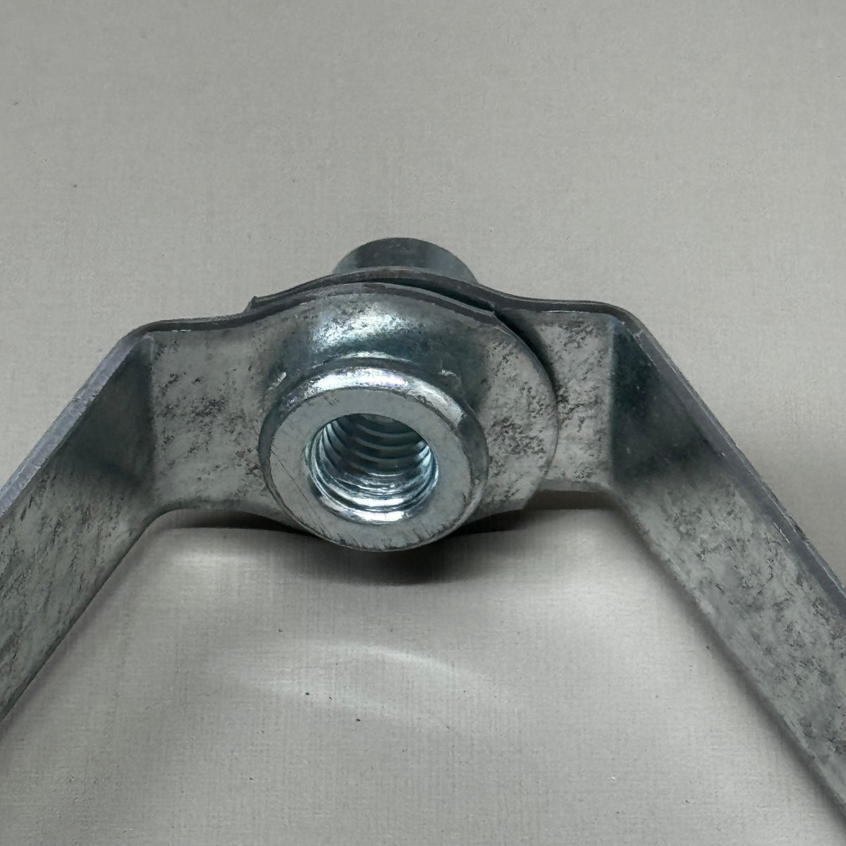 PHD MANUFACTURING (20 PACK) Galvanized Swivel Ring Hanger 4" 650lbs Max Load 141