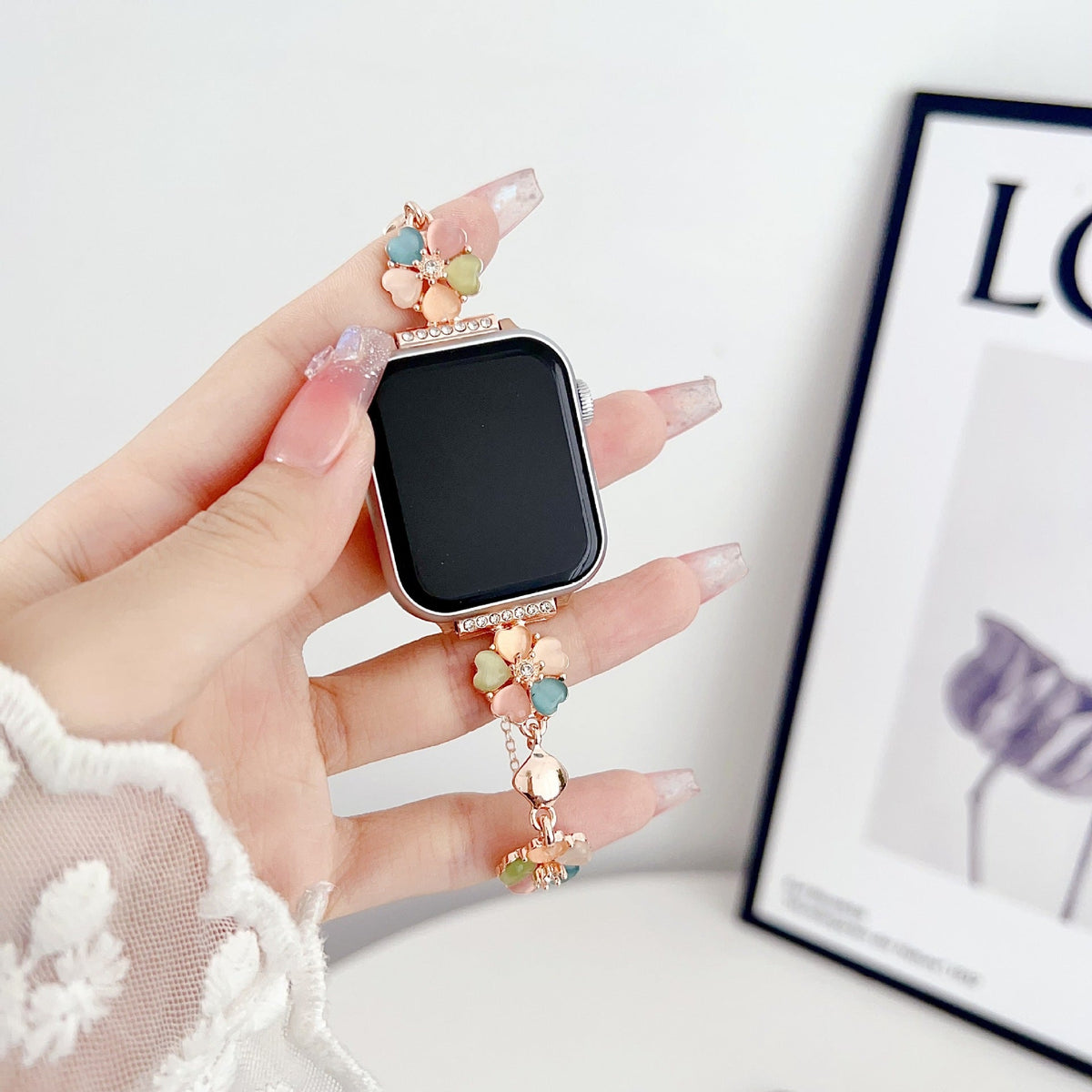 1 Style Heart-Shaped Flower Watch Band, Compatible With All Major Smartwatch Brands