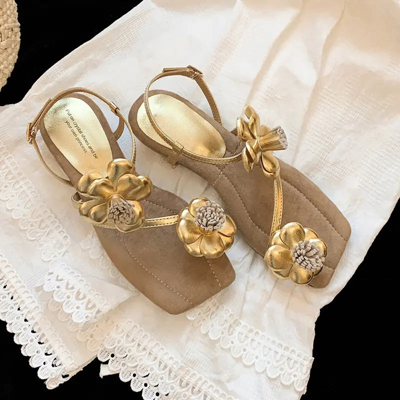 Square-toe Camellia Single-strap Sandals