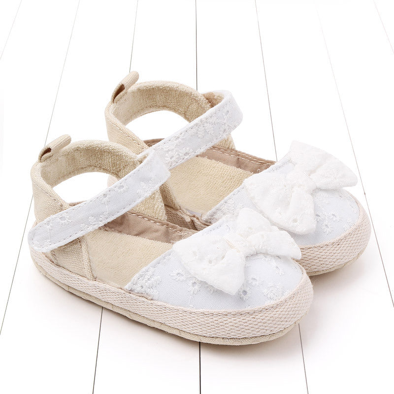 Bow baby shoes