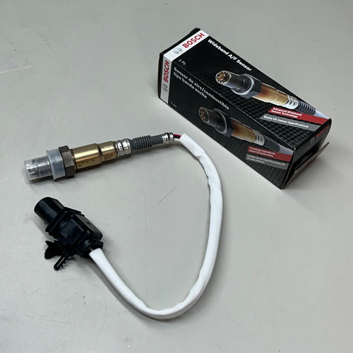 BOSCH Oxygen Sensor Threaded Mounting Man Connector OE Quality 17475