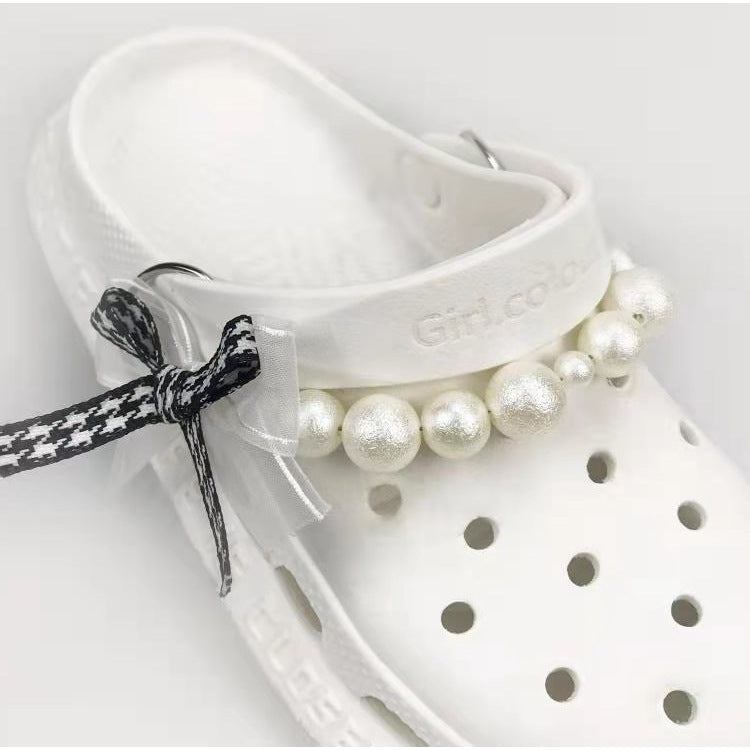 Factory Wholesale Hole Shoes Accessories Bow Pearl Chain Shoe Ornament INS Style Pearl Chain Decorative Buckle Spot