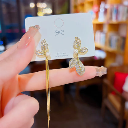 Light Luxury Pearl Earrings