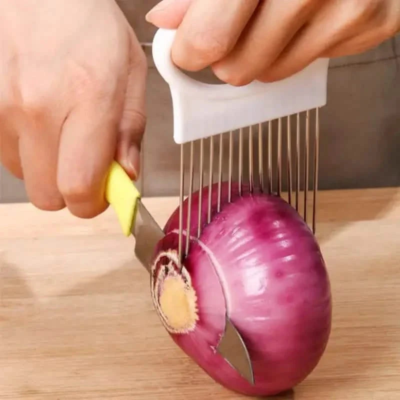 4-Pieces: All-In-One Onion Holder Slicer Set