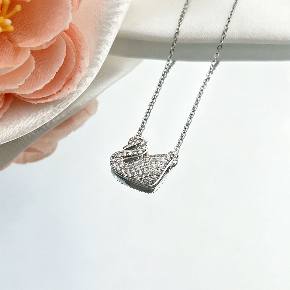 Light-luxury High-end Clavicle Chainelegant And Minimalist Necklace Accessory
