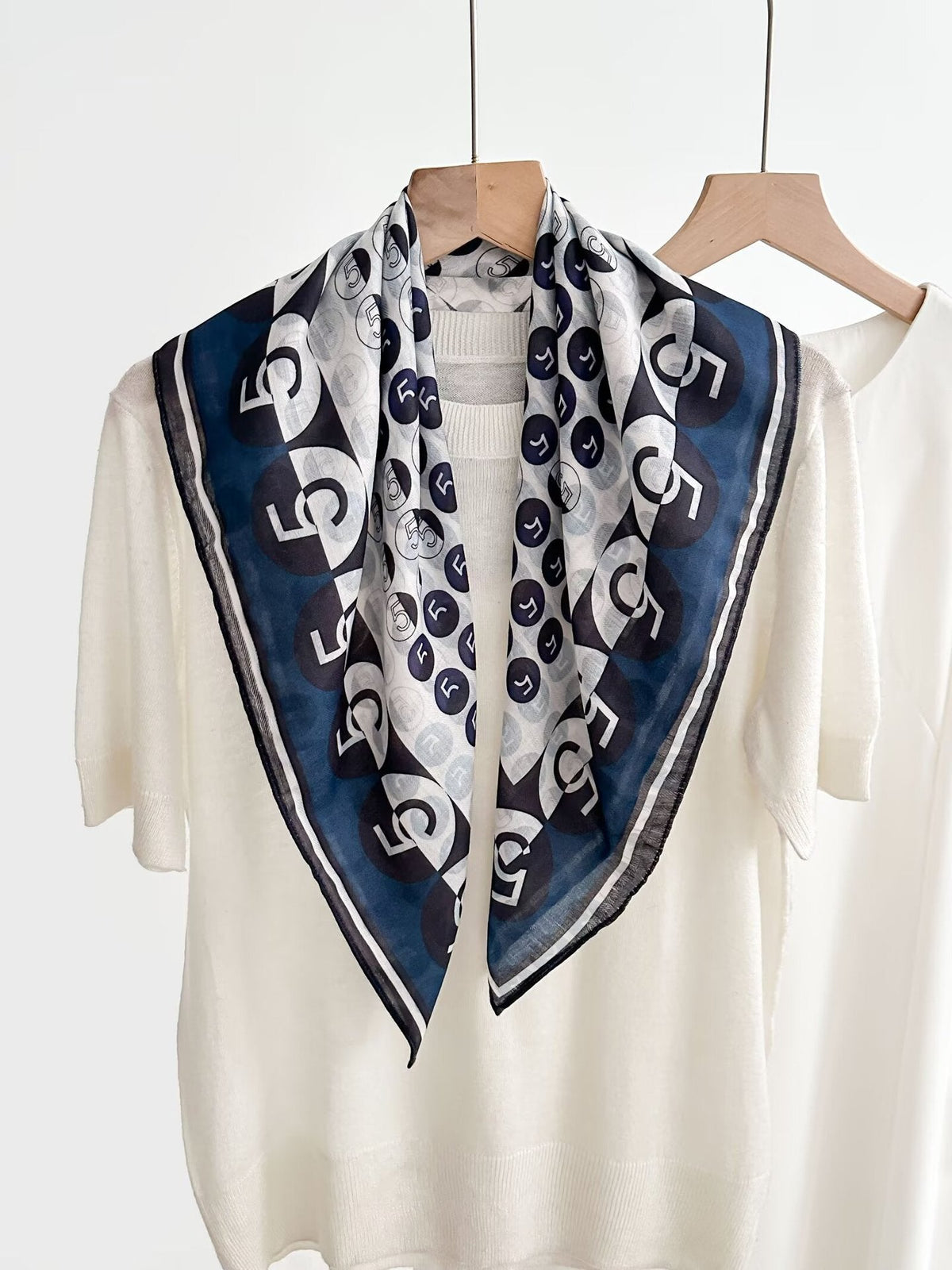 Women's Vintage High-end Outer Silk Scarf