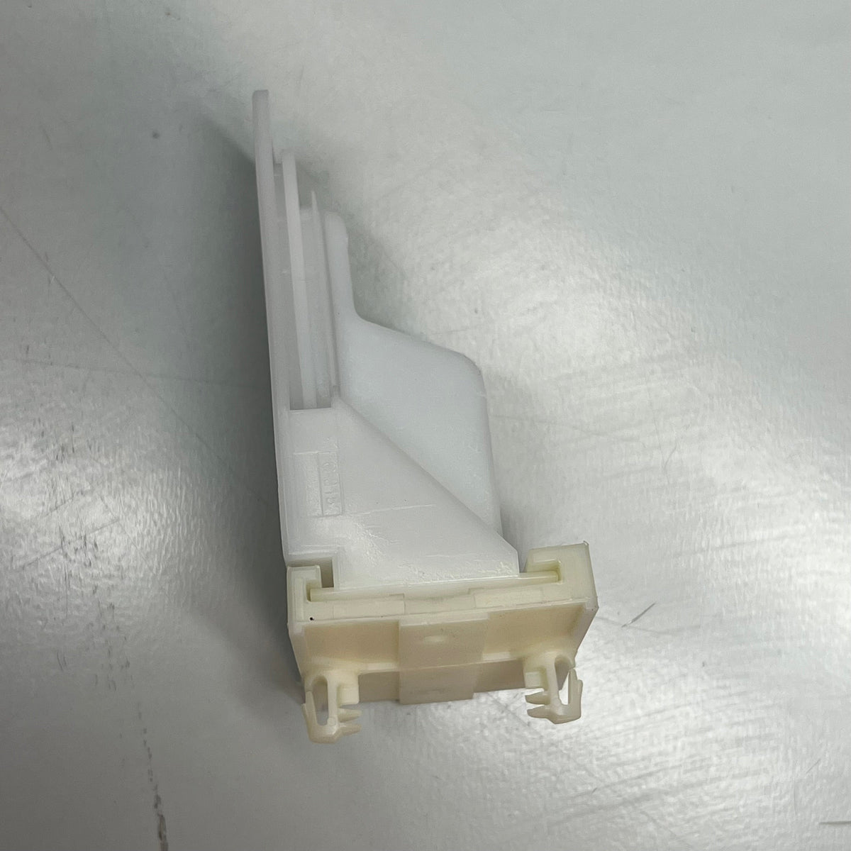 TENN-TEX PLASTICS  (400 CASE) Undermount Dowelled Brackets 47mm-51mm White C-316