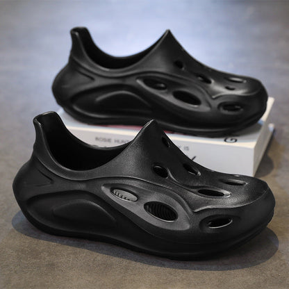 Soft soled toe hole slippers with simple breathable and comfortable fit for beach sandals