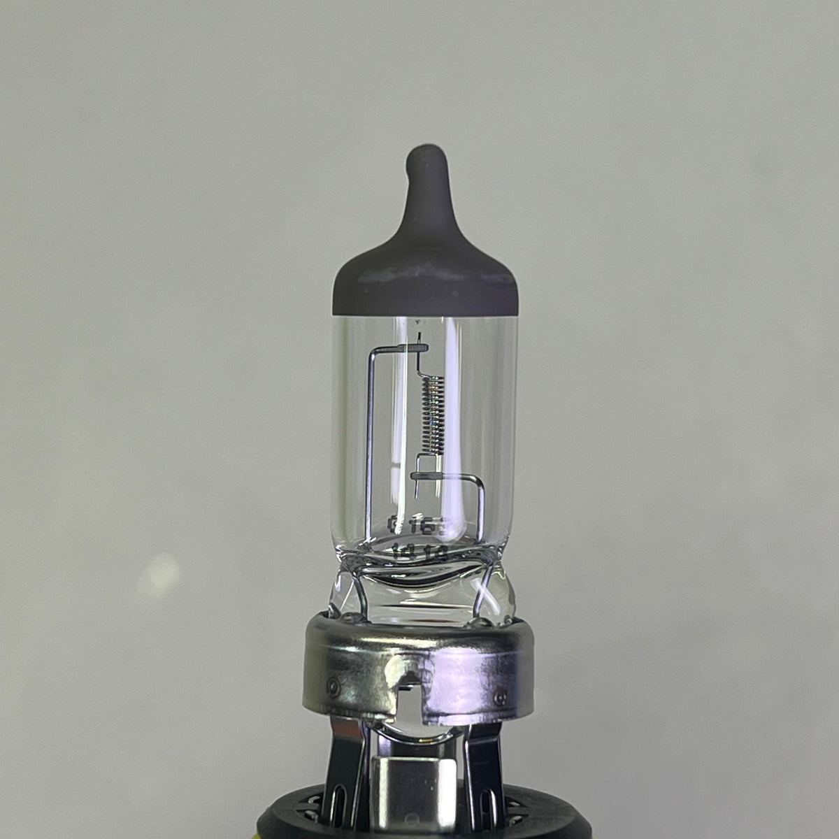 SYLVANIA 9006 Standard Halogen Headlight Bulbs – 2 Pack