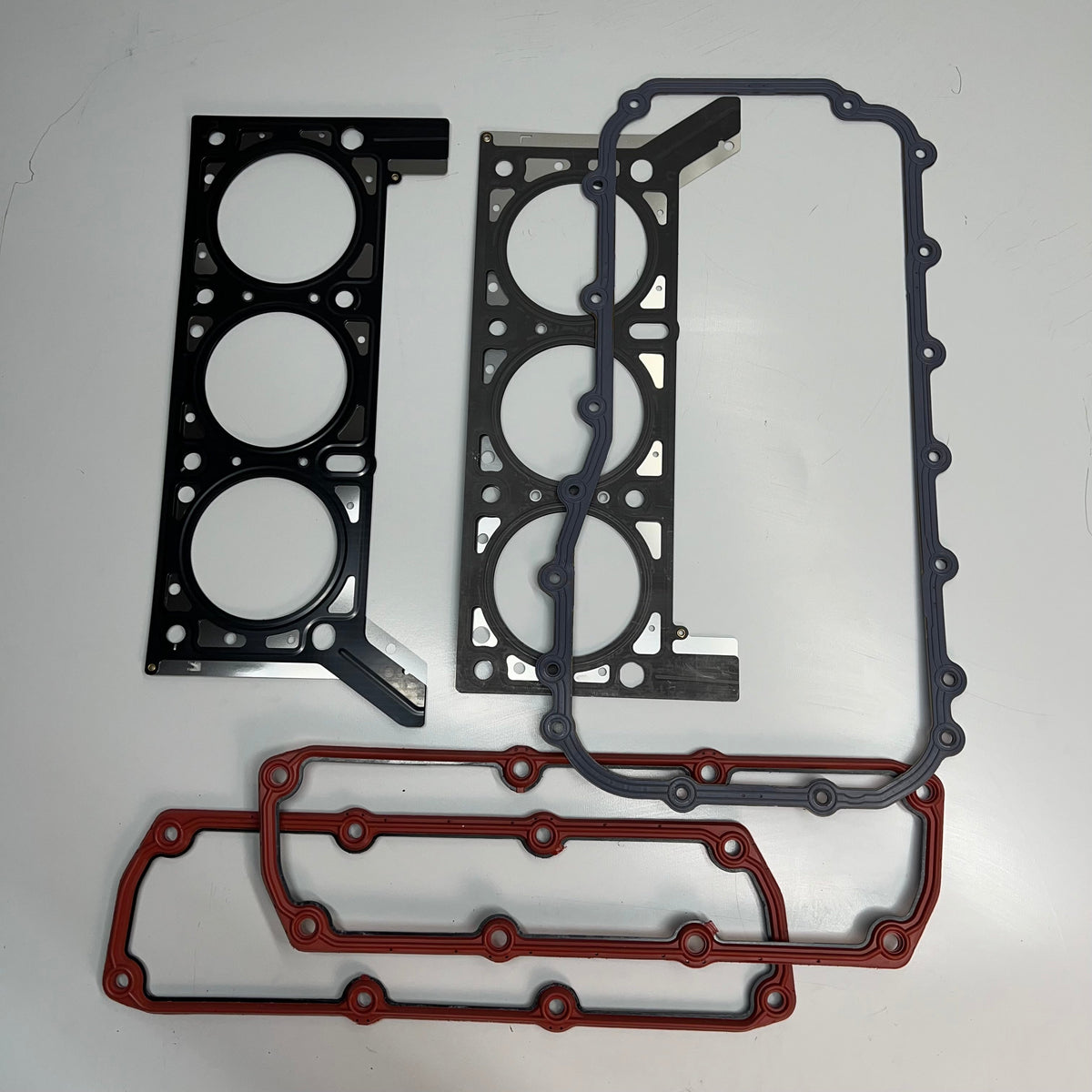MAHLE Engine Gasket Set For Chrysler & Dodge Vehicles Made In USA 95-3572