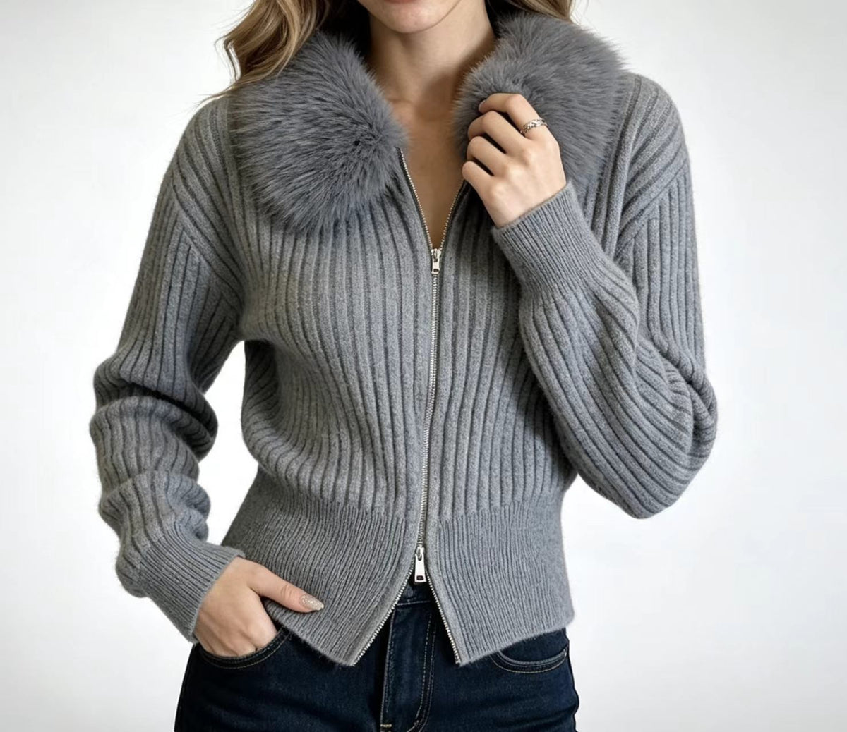 Loose-fitting Knitted Cardigan With A Fur Collar
