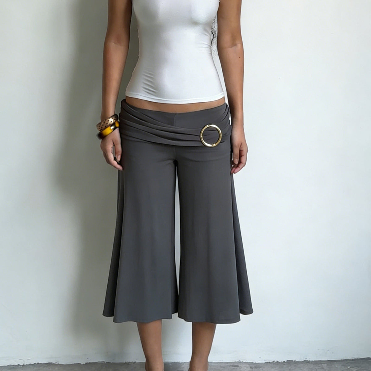Women's Pleated Metal-Button Flared Low-Waist Cropped Pants
