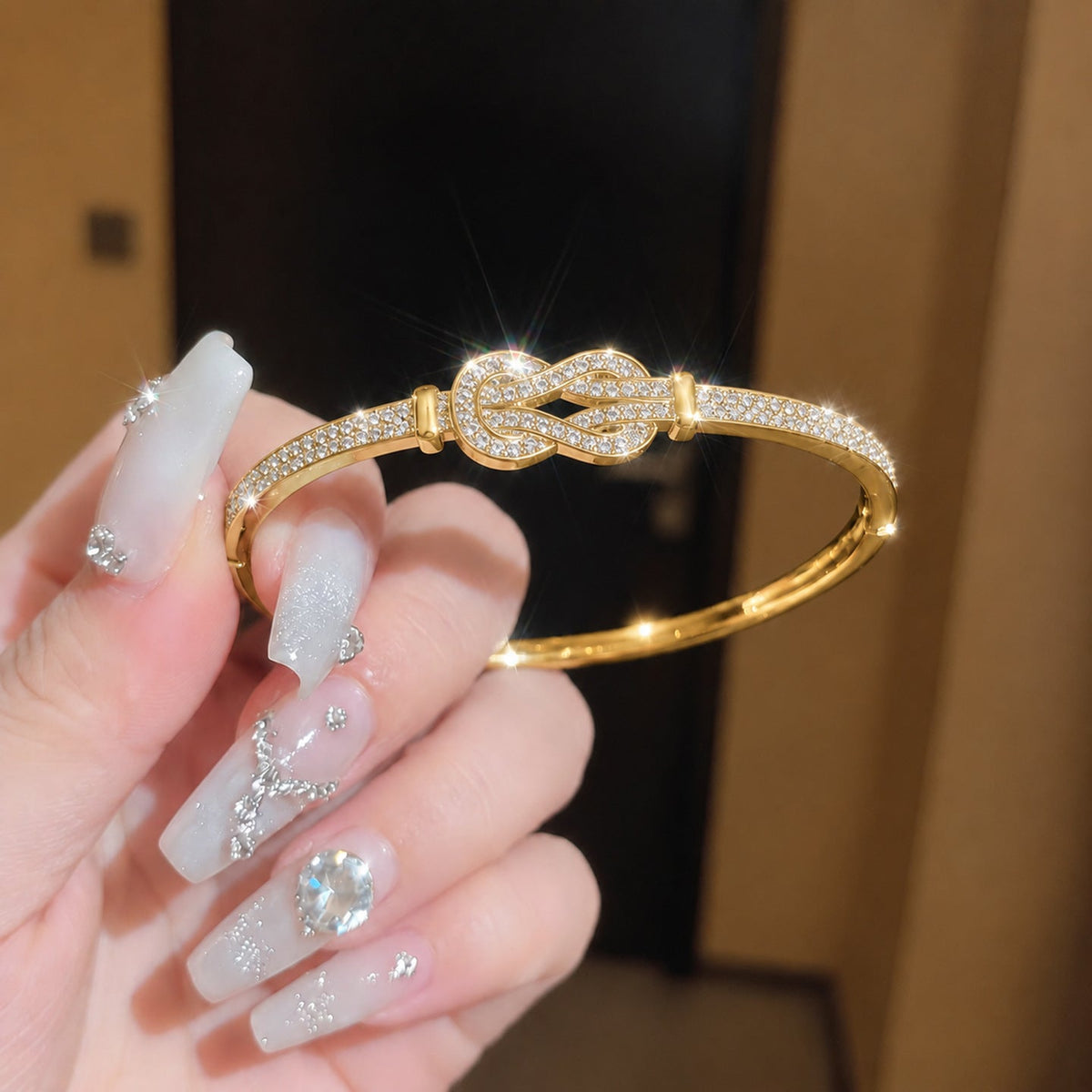 Versatile Knot Bangle For Women, Luxury Niche High-End Zircon Knotted Bracelet, Daily Commute Internet-Famous Hand Jewelry