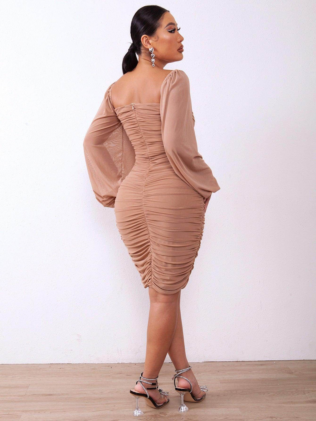 Zip-Back Ruched Bodycon Dress for Chic Minimalist Style