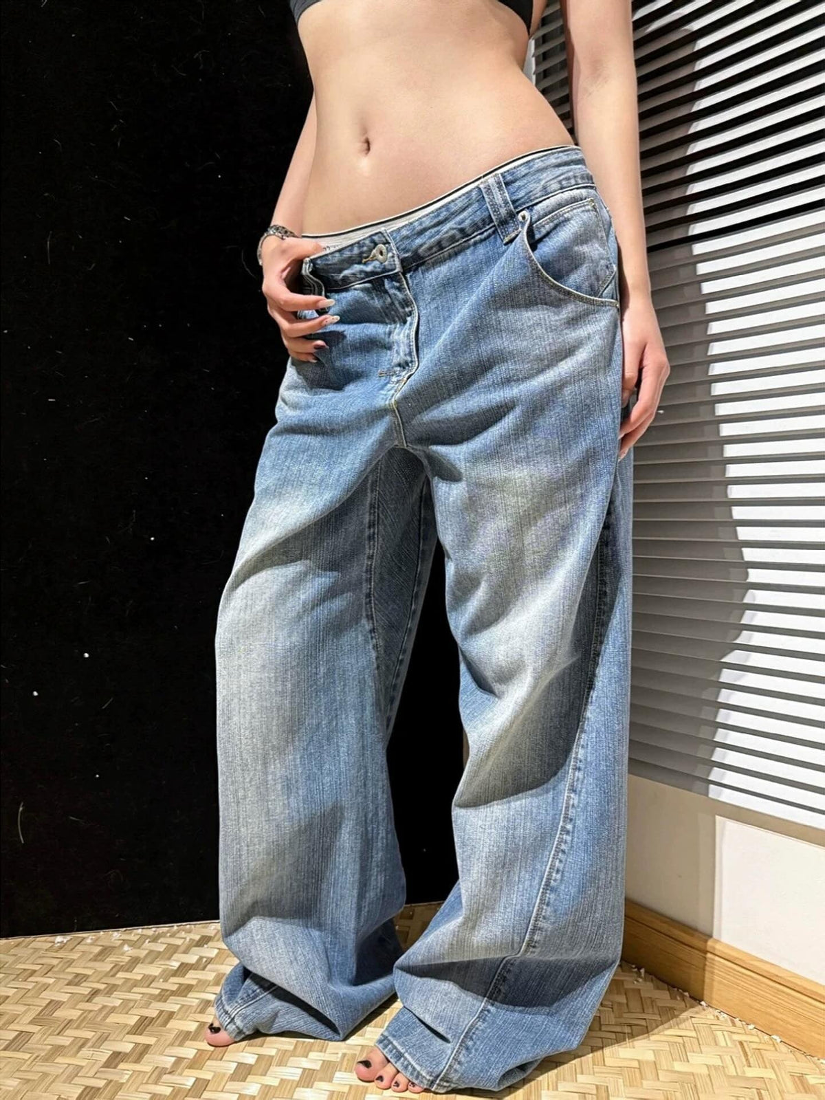 Retro Washed Cropped Jeans For Women
