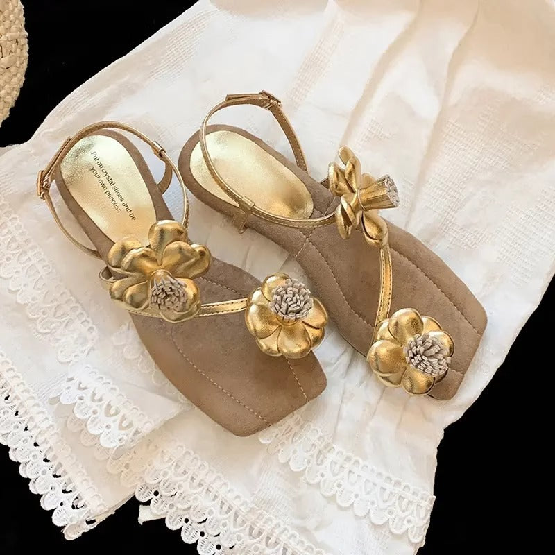 Square-toe Camellia Single-strap Sandals