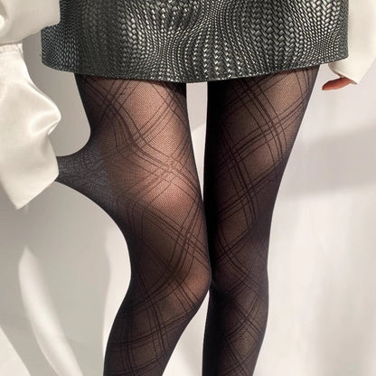 Hosiery With A Diamond And Houndstooth Pattern